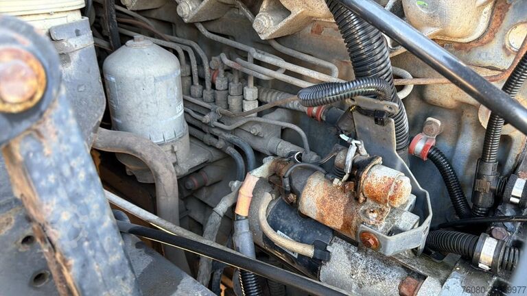 Podwozie z kabiną Renault Kerax 370 (LAMES / GRAND PONT / STEEL SUSP. / P...