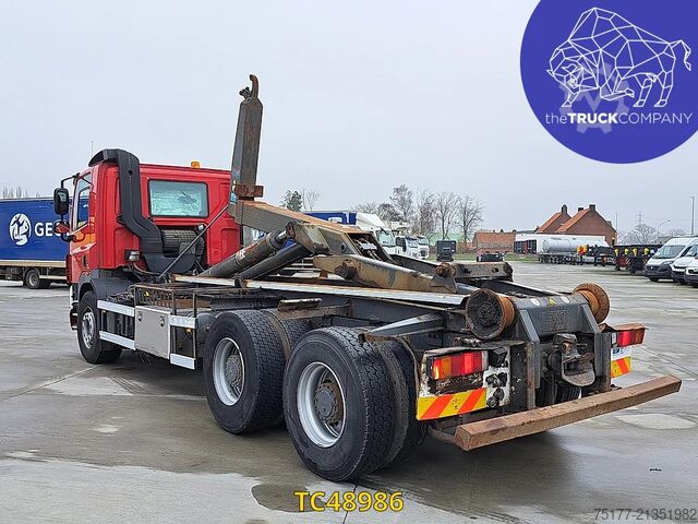 Přeprava kontejnerů DAF 85 CF 460