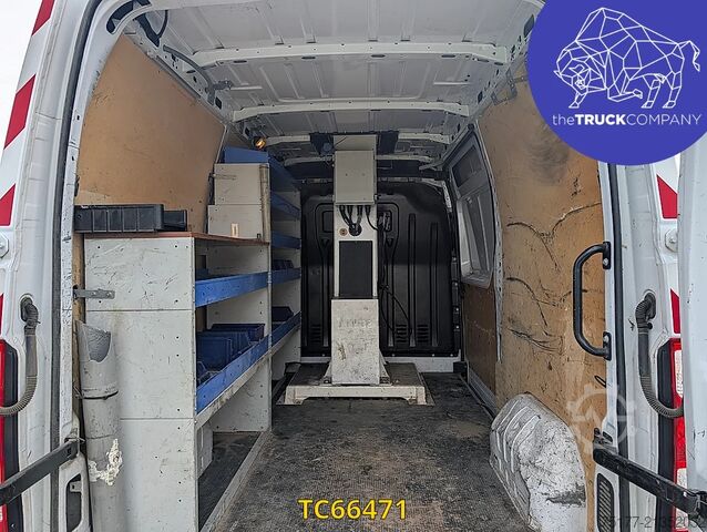 Zvedací plošina Renault Master 145.35 nacelle