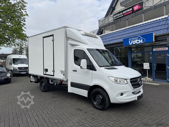 Hűtött teherautó MERCEDES-BENZ Sprinter 317 Kühlkoffer V-300 Max