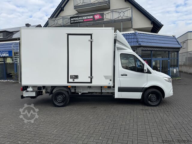 Hűtött teherautó MERCEDES-BENZ Sprinter 317 Kühlkoffer V-300 Max