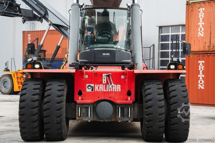 Full-container reach stacker Kalmar DRG420-60S5