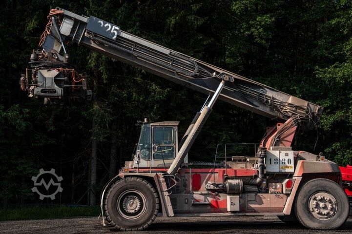 Full-container reach stacker Kalmar DRF450-65A5XS