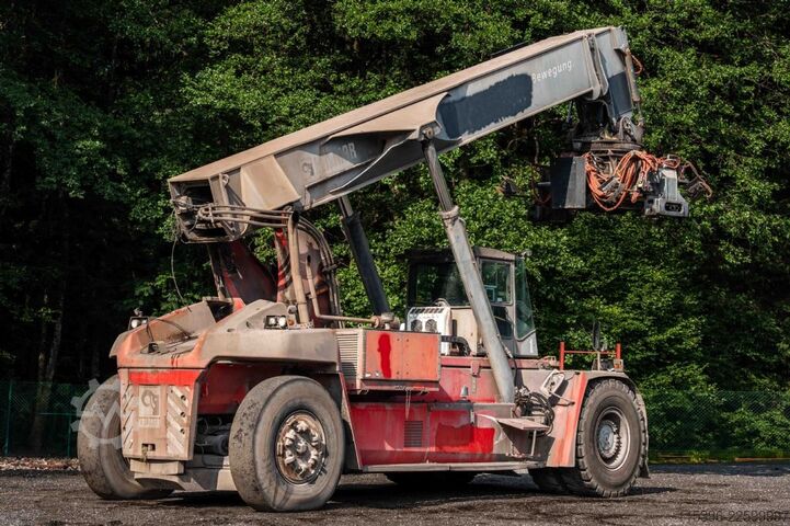 Full-container reach stacker Kalmar DRF450-65A5XS
