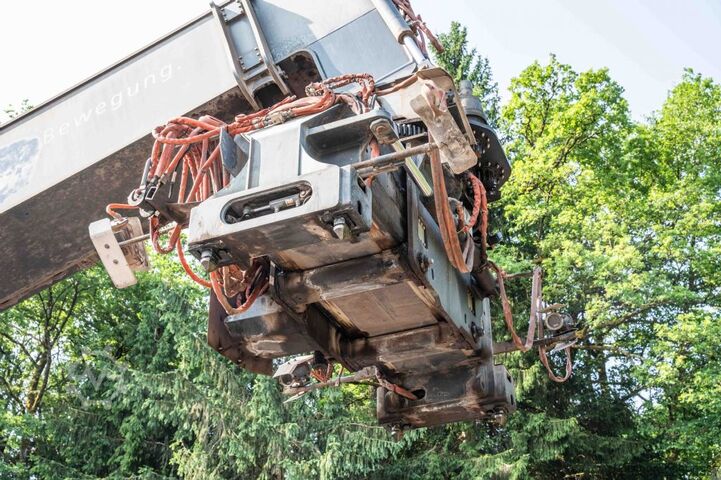 Full-container reach stacker Kalmar DRF450-65A5XS