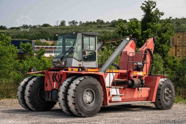 Full-container reach stacker Kalmar DRF450-60S5