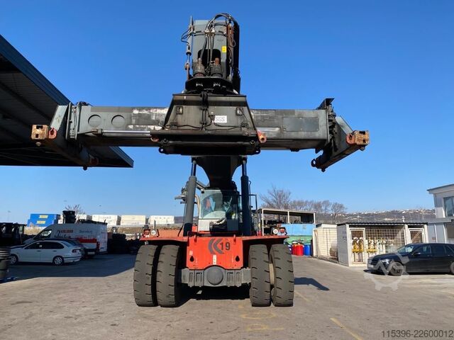 Full-container reach stacker Kalmar DRF450-60S5