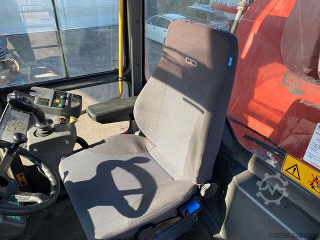 Full-container reach stacker Kalmar DRF450-60S5