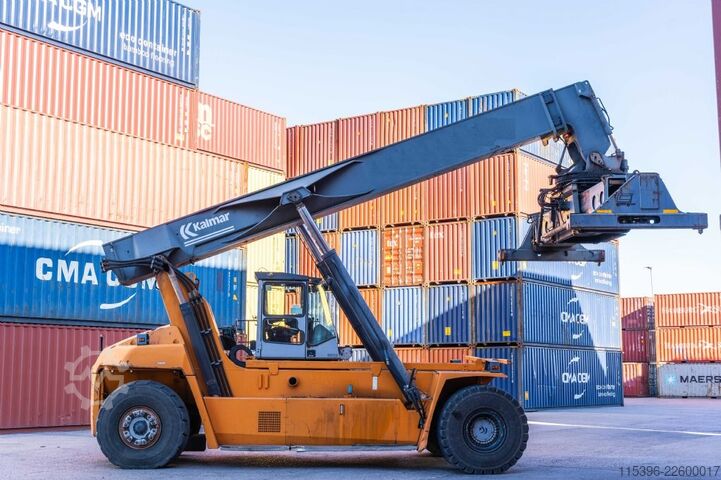 Full-container reach stacker Kalmar DRF450-60S5