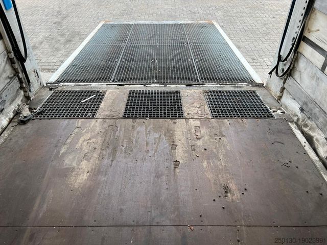 Low loader semitrailer MEUSBURGER MPG-3 Tieflader Plane Lenk/Liftachse Hydr. Rampe
