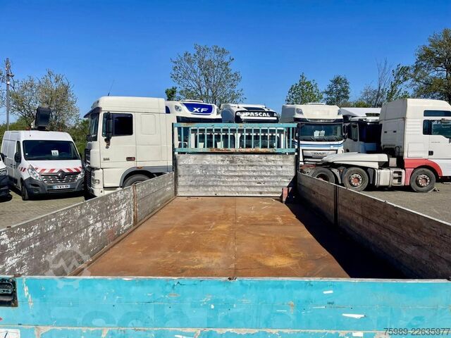 Platforma za učitavanje Mercedes-Benz 711 D open truck. 5.10 m long cargo, 3 seats. V...