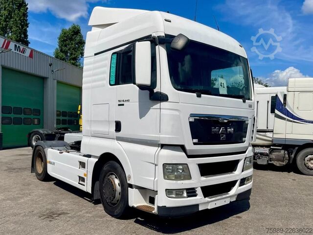 Standardni SZM MAN TGX 14.440 RETARDER,  FRIGO, 2 beds