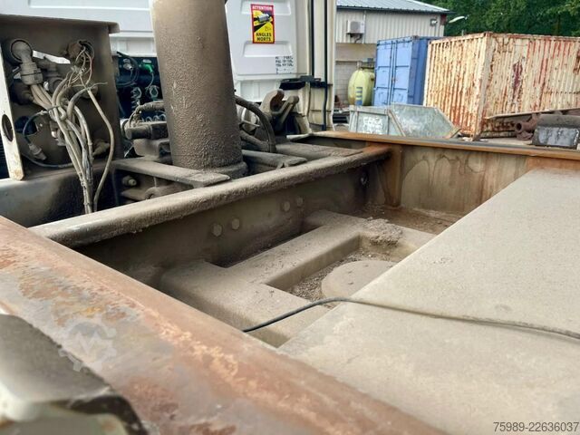 Benne Fruehauf STEEL CHASSIS,  DUMPER!   Full spring!  TOP con...