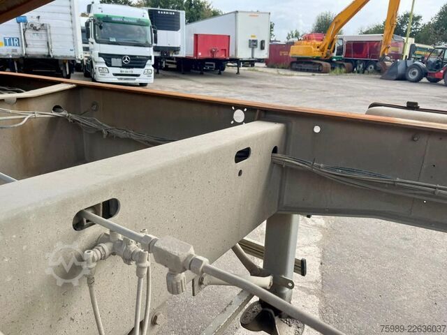 Benne Fruehauf STEEL CHASSIS,  DUMPER!   Full spring!  TOP con...