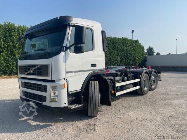 Kampós konténerszállító teherautó VOLVO VOLVO FM9 SCARRABILE