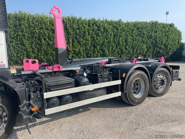 Kampós konténerszállító teherautó VOLVO VOLVO FM9 SCARRABILE