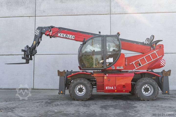 Teleszkópos rakodó Magni RTH 4.18