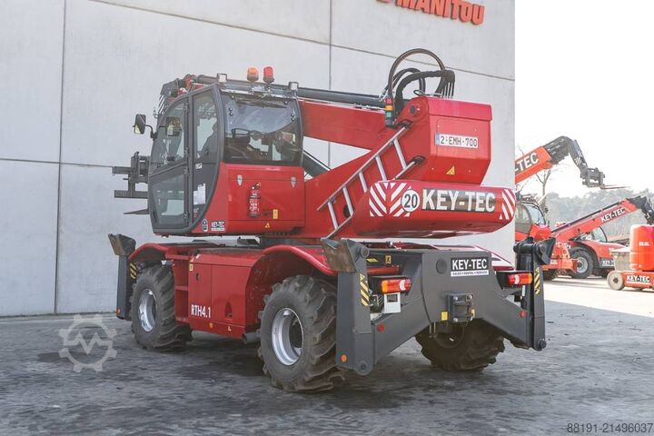 Teleszkópos rakodó Magni RTH 4.18