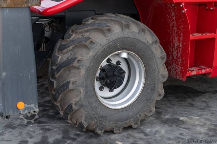 Teleszkópos rakodó Magni RTH 4.18