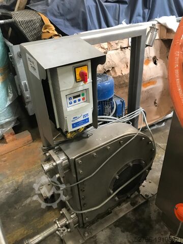 Cask Racker, cabeça única com bomba Microdat CF55
