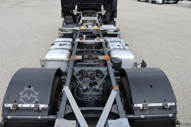 Φορτηγό εναλλασσόμενου αμαξώματος Mercedes-Benz Actros 1842 L nR BDF Volumen