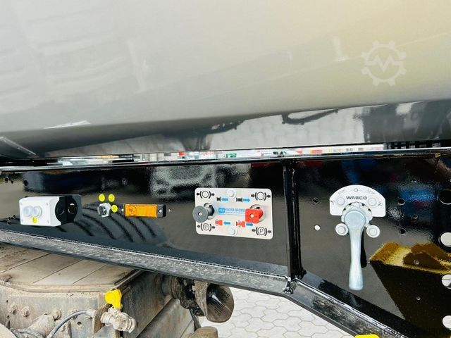 Kippers oplegger KEMPF SKM 36/3 SR-Membran Stahl Halbrundmulde 50m³