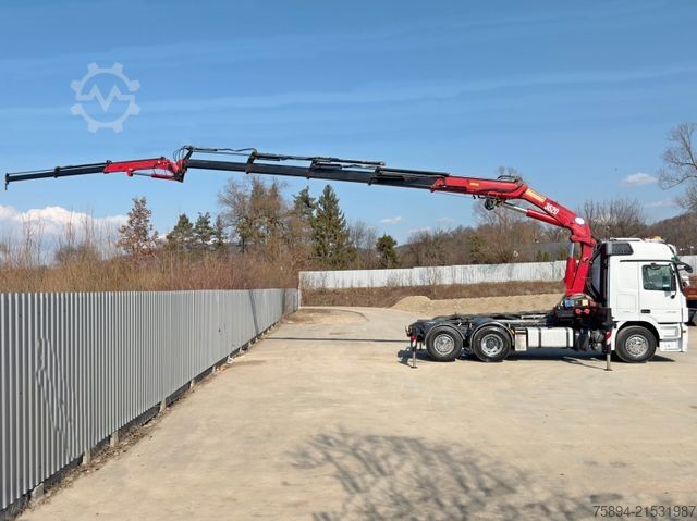 Jeřáb na nákladním automobilu MERCEDES-BENZ ACTROS 2548* Sattelzugmaschine* HMF 3622 K4/FUNK