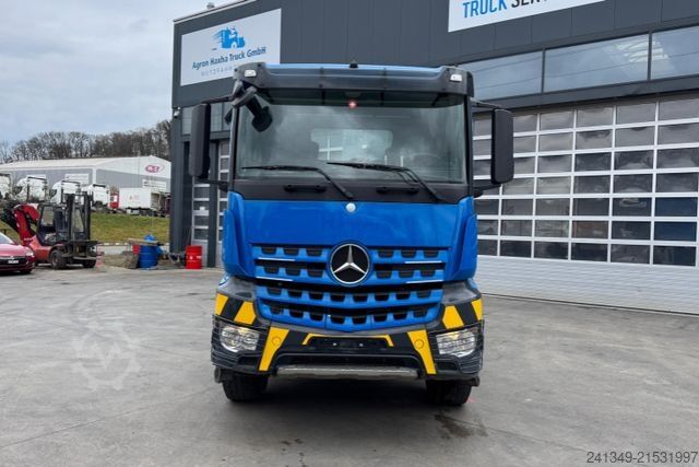 Haakarm vrachtwagen MERCEDES-BENZ Arocs 3245 8x4 Hiab 26T