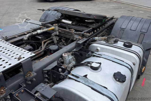 Standard tractor unit RENAULT C520 4x4H Hydraulik & Kompressor GHH