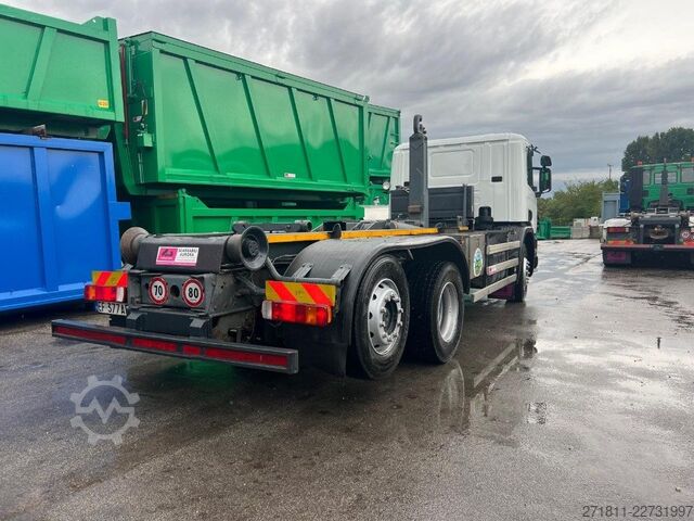 Kanca kasalı yük kamyonu (roll-off) SCANIA SCANIA CV 94D 260 SCARRABILE USATO
