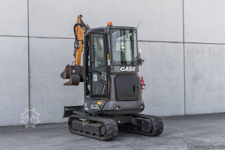 Mini-escavadora CASE CX 25 D