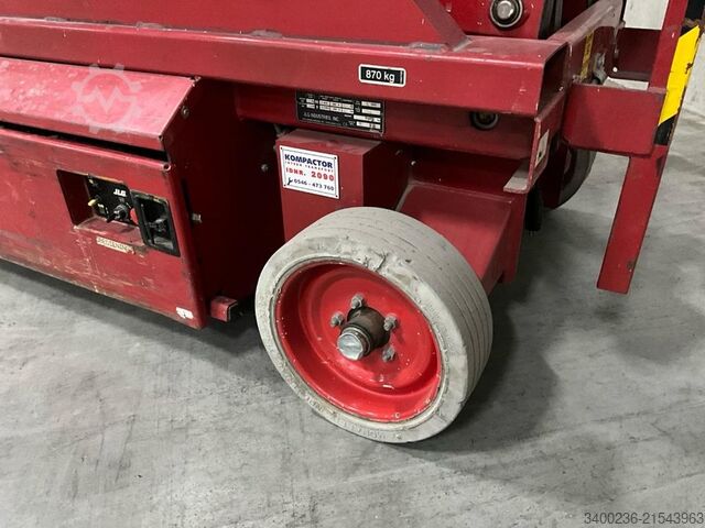 Aerial platform JLG 2646E