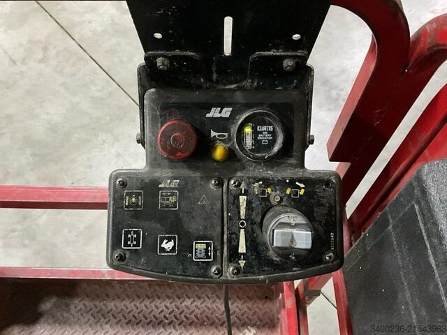 Aerial platform JLG 2646E