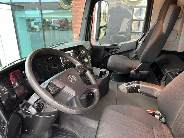Camion-benne avec grue Mercedes-Benz Arocs 3243 8x4 Tridem Kipper/Kraan Euro 6