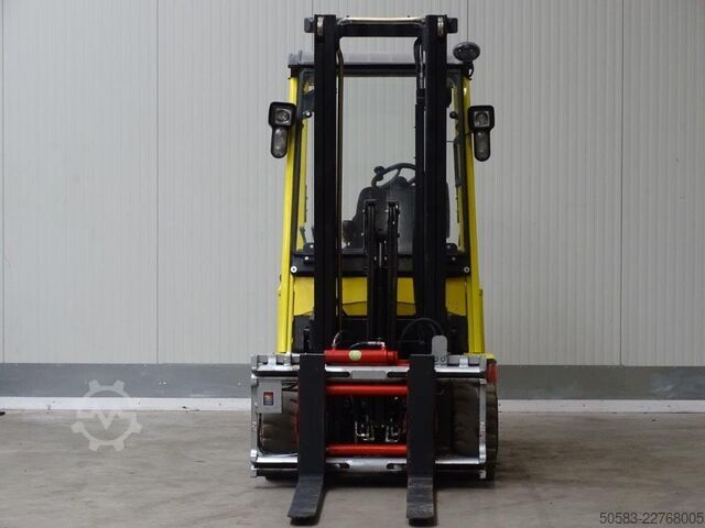 Empilhador eléctrico de 4 rodas Hyster J3.0XM