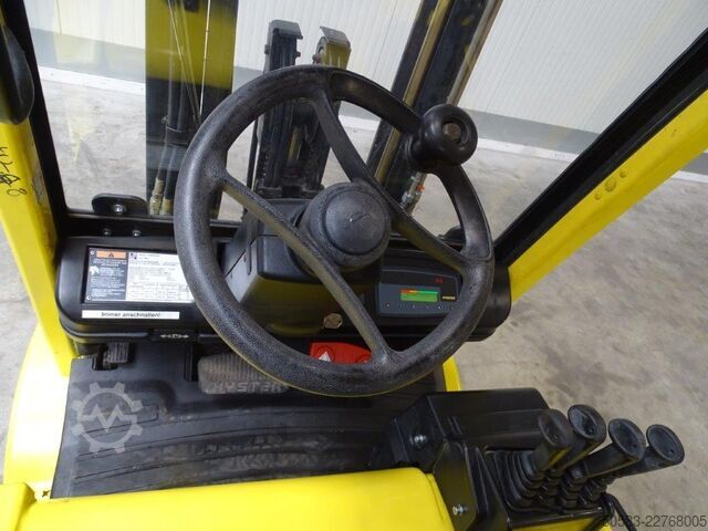 Empilhador eléctrico de 4 rodas Hyster J3.0XM