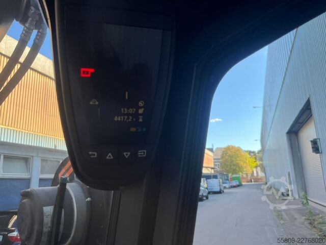 Carretilla eléctrica de 4 ruedas Linde E35L 01/ Vorschubgabel/ SS/ ZV
