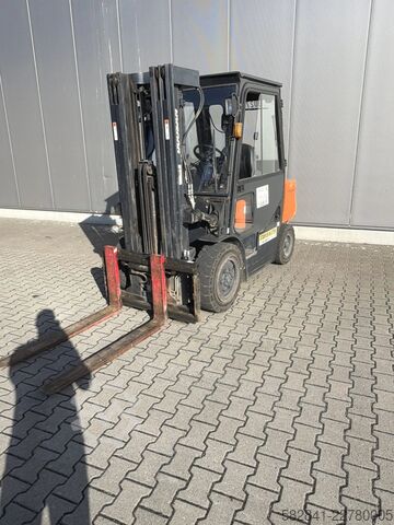 Dieselový vysokozdvižný vozík DOOSAN D30GP