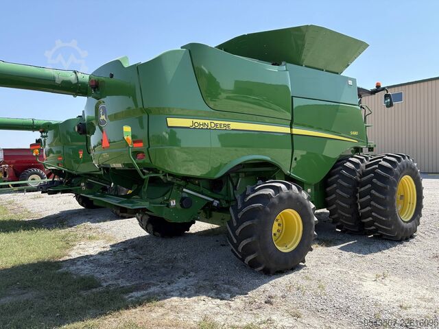 Kombajn sklízecí John Deere S680