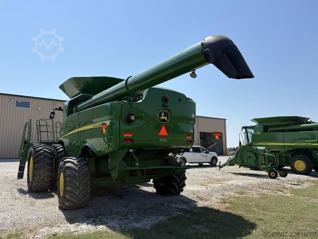 Kombajn sklízecí John Deere S680
