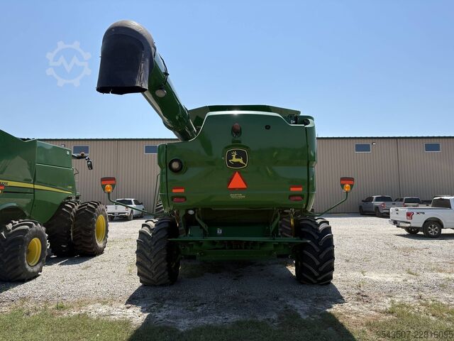 Kombajn sklízecí John Deere S680