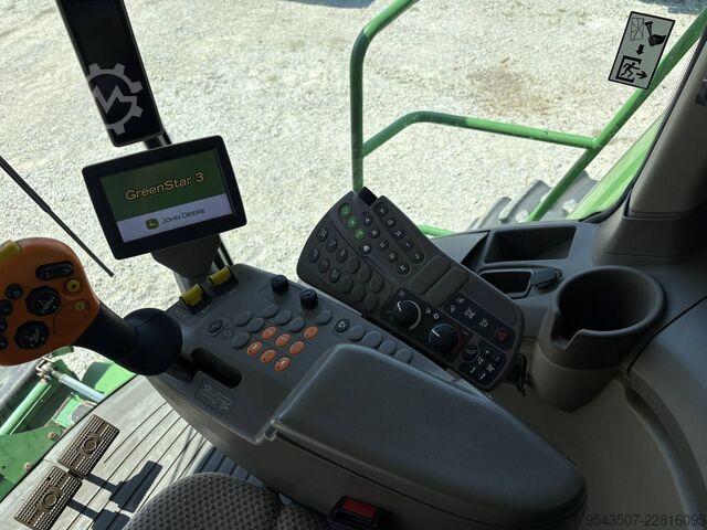Kombajn sklízecí John Deere S680