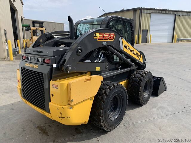 Pala gommata New Holland L328