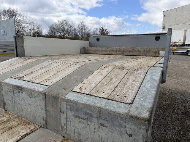 Nízkoložný návěs Müller Mitteltal TS 3  3 Achs Satteltieflader