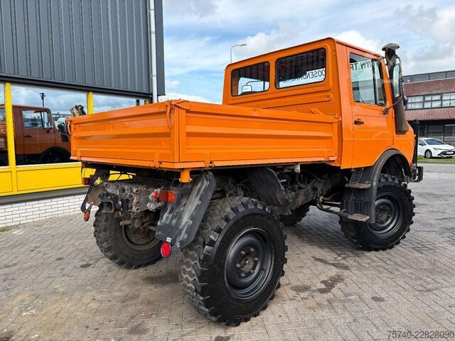 Camionnette UNIMOG 424 + 4X4 + BJ 1977 + MANUAL + 261666 KM + HYDR...