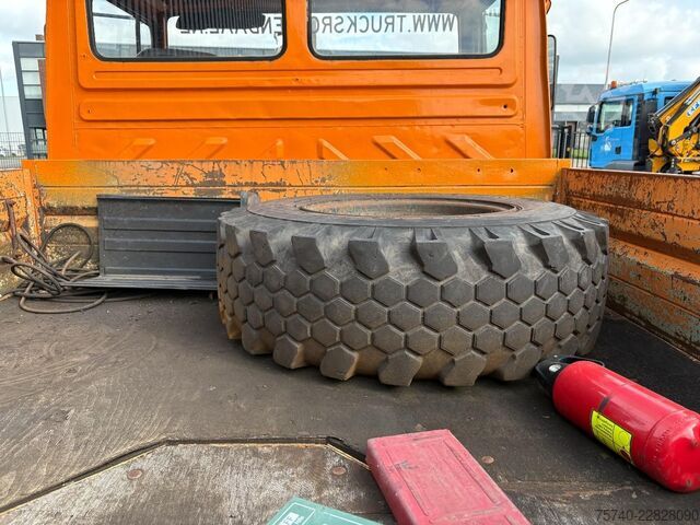 Camionnette UNIMOG 424 + 4X4 + BJ 1977 + MANUAL + 261666 KM + HYDR...