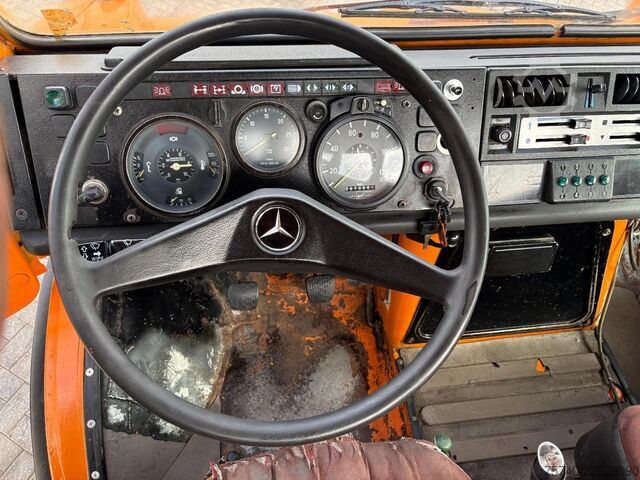 Camionnette UNIMOG 424 + 4X4 + BJ 1977 + MANUAL + 261666 KM + HYDR...