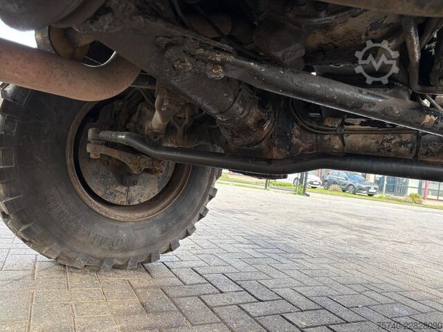 Camionnette UNIMOG 424 + 4X4 + BJ 1977 + MANUAL + 261666 KM + HYDR...
