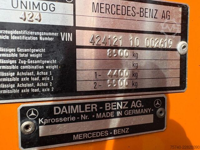 Camionnette UNIMOG 424 + 4X4 + BJ 1977 + MANUAL + 261666 KM + HYDR...