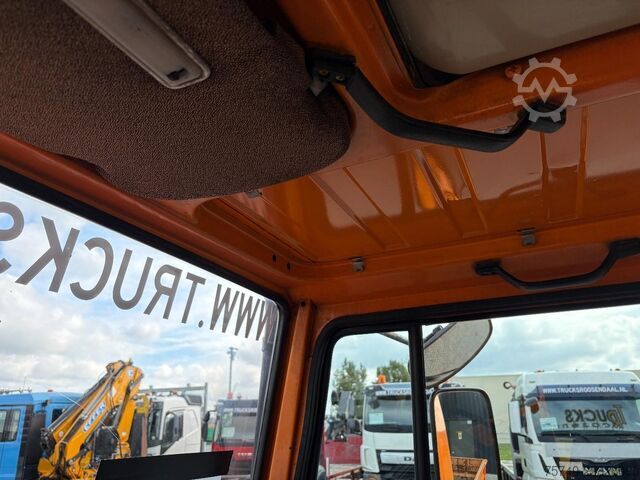 Camionnette UNIMOG 424 + 4X4 + BJ 1977 + MANUAL + 261666 KM + HYDR...